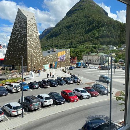 Andalsnes Sentrum Apartment No1 ภายนอก รูปภาพ